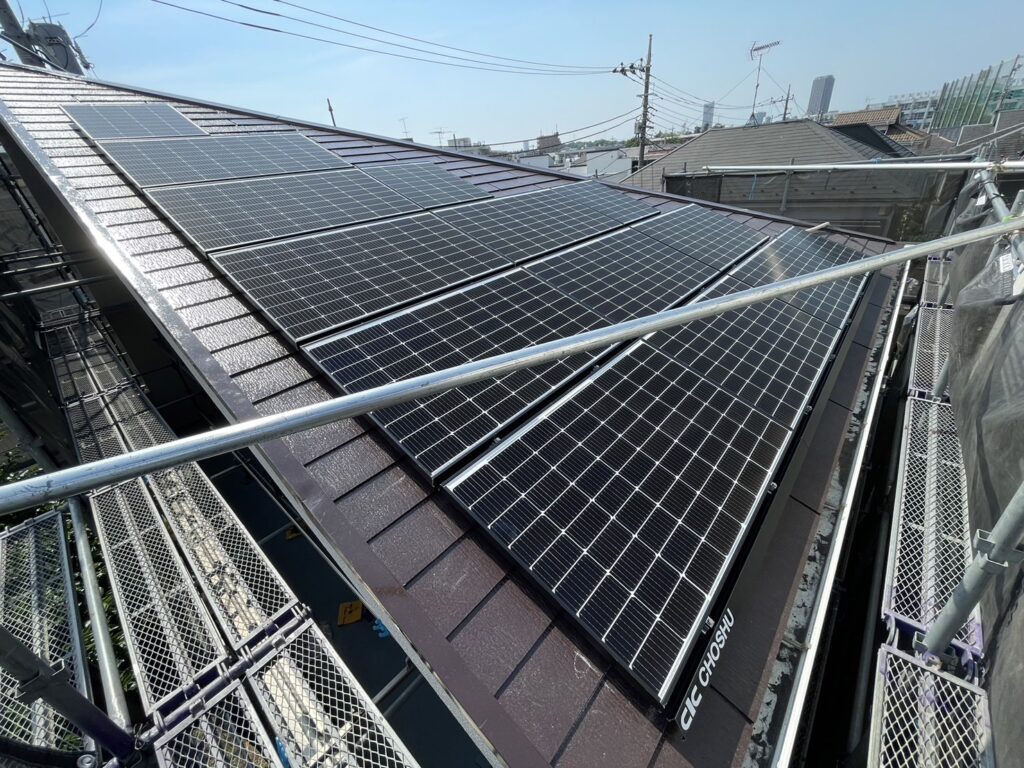 練馬区の屋根塗装を伴う太陽光・蓄電池工事の公式掲載写真